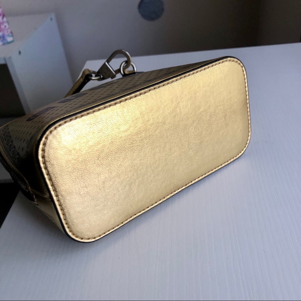 SOLD Gucci GUCCY Sega Script Dome Crossbody - Picture 6 of 16